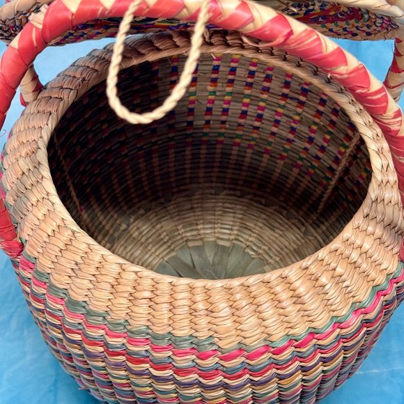 Vtg Woven Rattan/Straw Colorful Snake Charmer Basket Lid Handles Native American - Picture 5 of 7